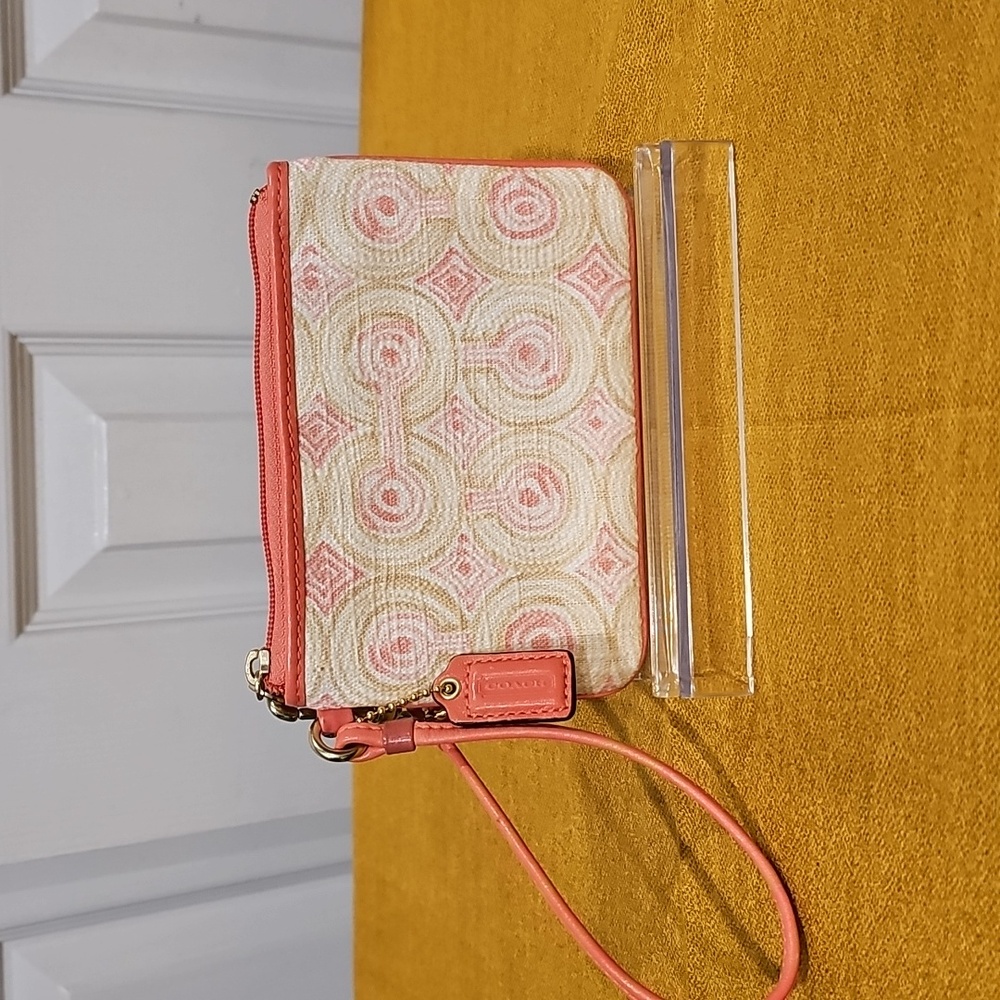 Coach Audrey Op Art Swirl Salmon Pink Khaki Canvas Wristlet EUC